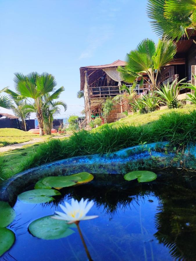 Lotus Sutra Hotel Arambol Bagian luar foto