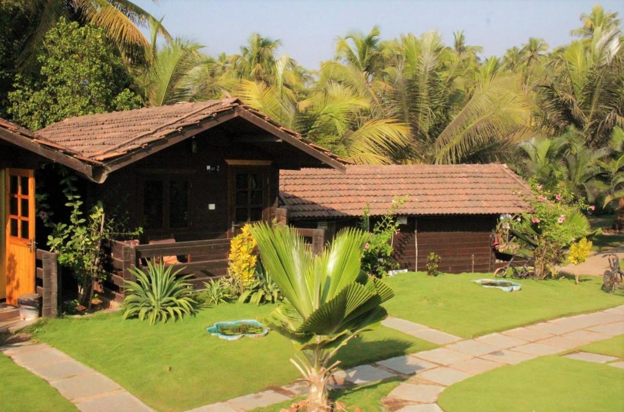 Lotus Sutra Hotel Arambol Bagian luar foto