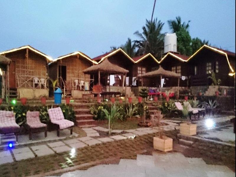 Lotus Sutra Hotel Arambol Bagian luar foto