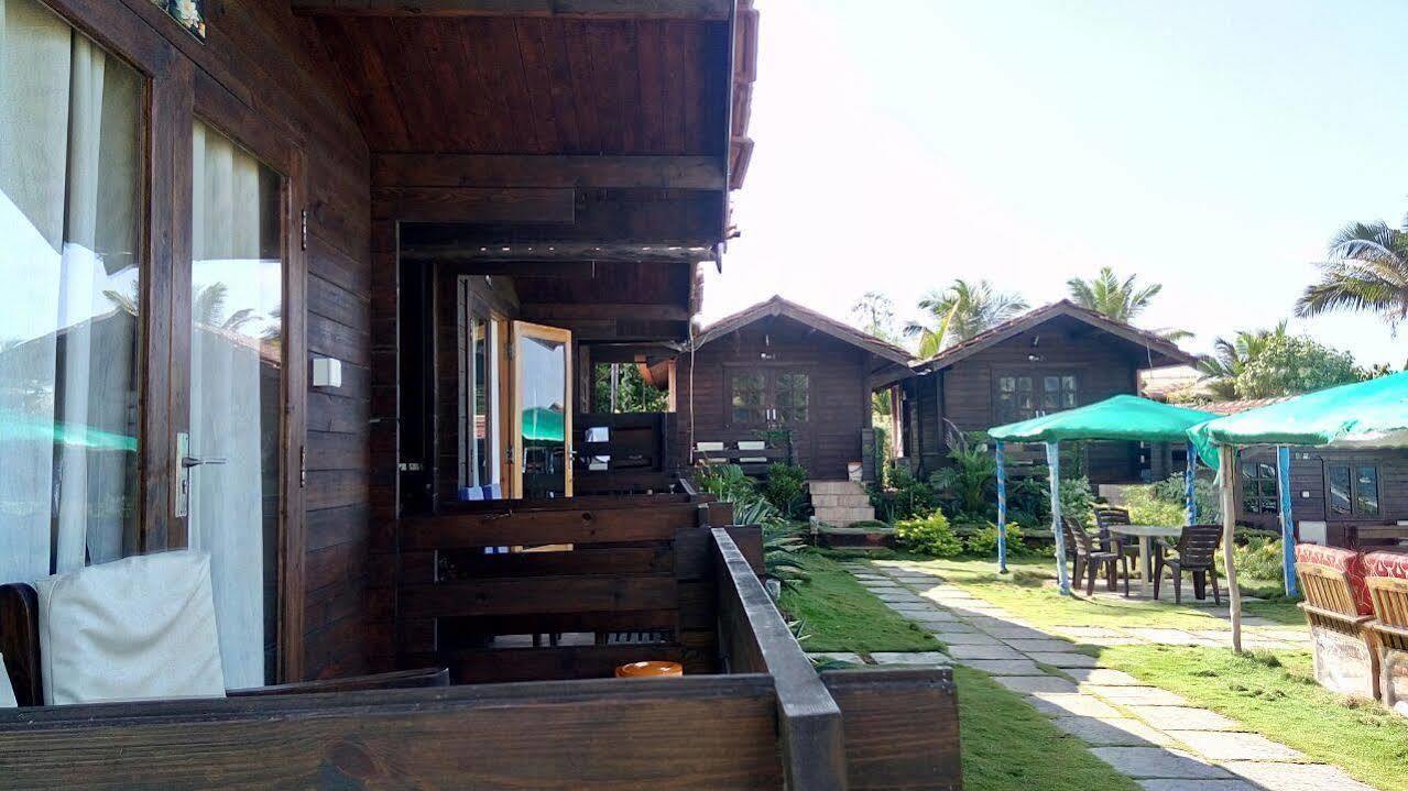 Lotus Sutra Hotel Arambol Bagian luar foto