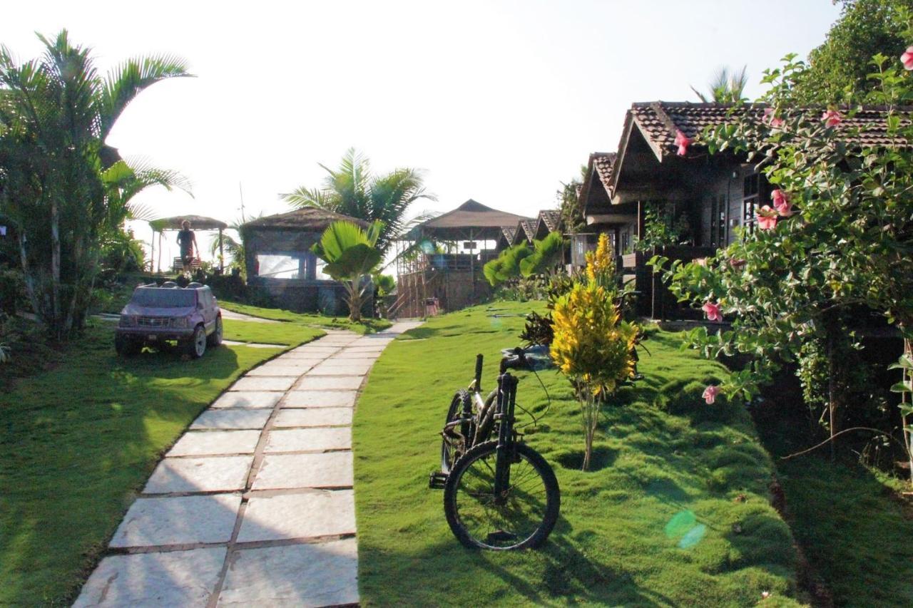 Lotus Sutra Hotel Arambol Bagian luar foto