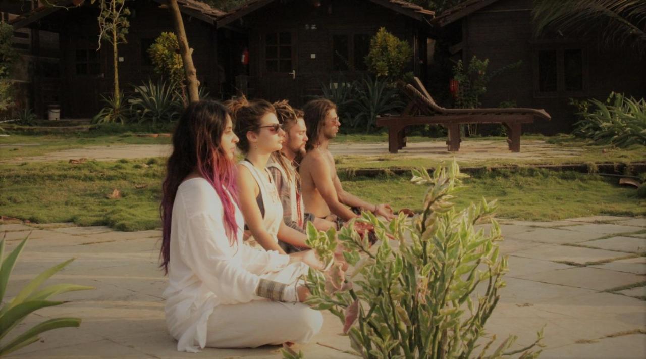 Lotus Sutra Hotel Arambol Bagian luar foto